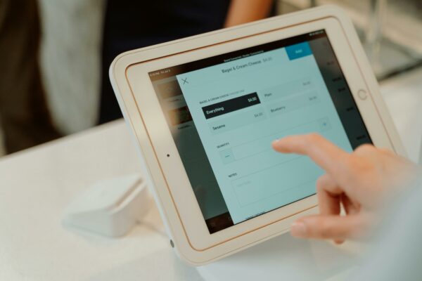 خطاب التغطية (Cover Letter): الرسالة التي تُفتح قبل سيرتك الذاتية